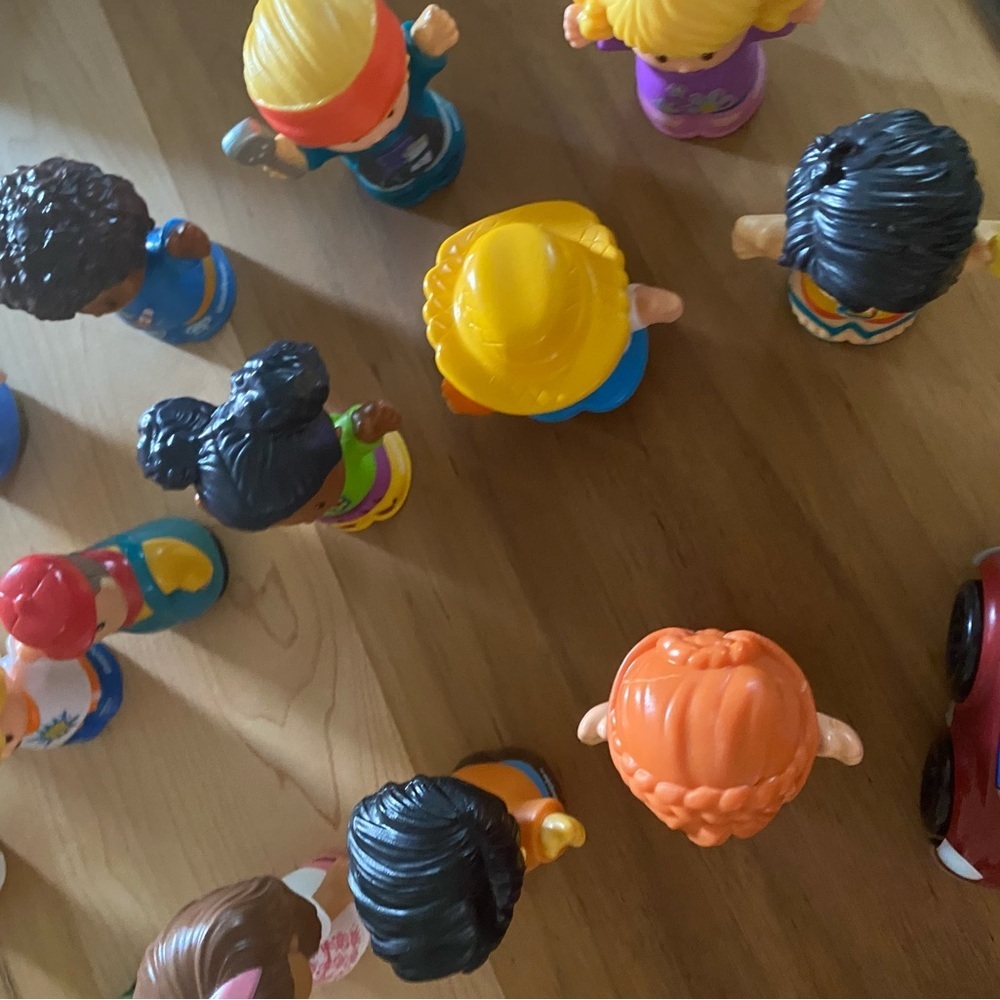 Fisher-Price Little People 17 Piece Assorted Figures Character Kids Toy Play Set - Picture 10 of 12